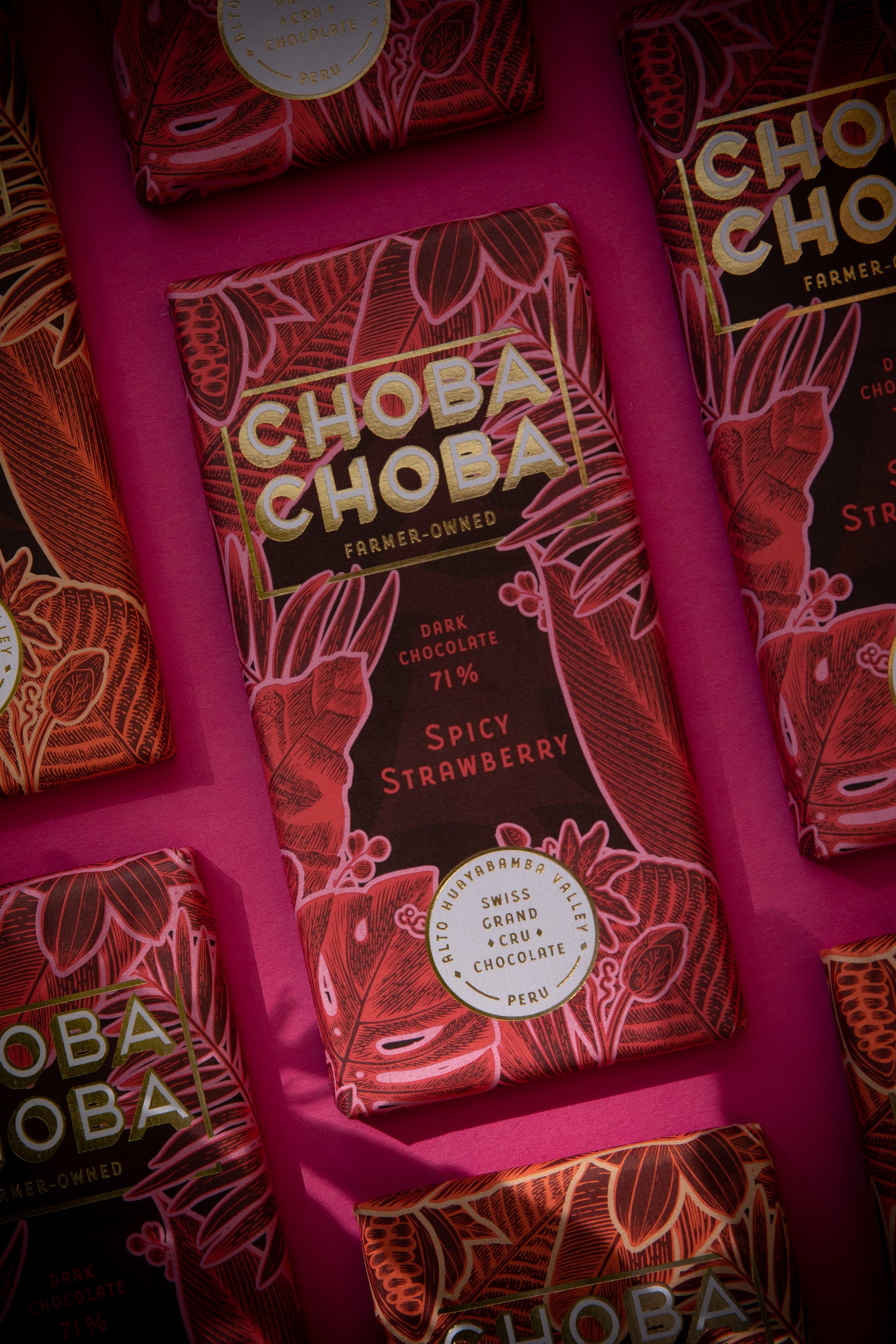Portrait der Choba Choba Tafel Schokolade mit Spicy Strawberry